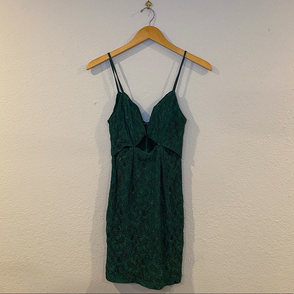 Green V-neck dress “Line+Dot” urban outfitters